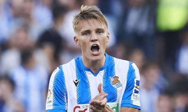  克莱蒙门将连续扑点，球队惊险守平强敌  