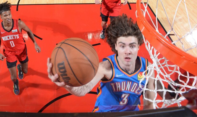  魔术新秀班凯罗获月最佳，菜鸟赛季惊艳全联盟  