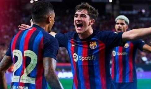  国际米兰防线重组，新援中卫完成首秀  