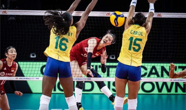  拉齐奥绝地反击逆袭击败争冠竞争对手  